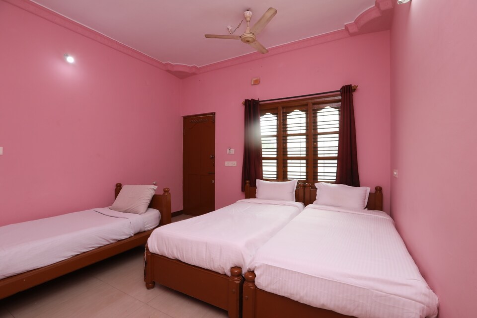 OYO 38580 Padmapriya Lodge, Mysore Outer, Mysore
