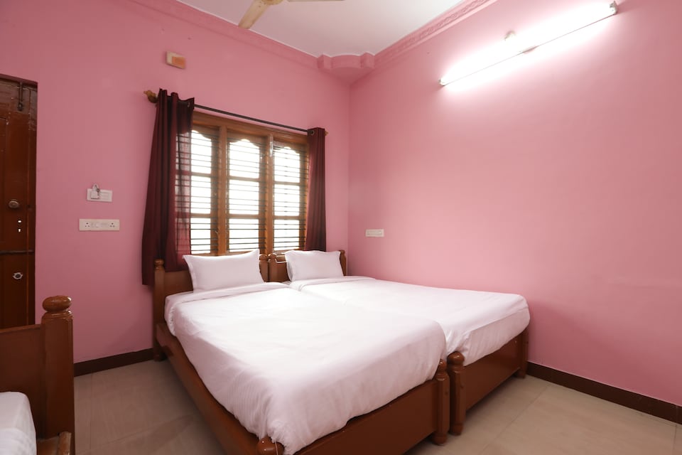 OYO 38580 Padmapriya Lodge, Mysore Outer, Mysore
