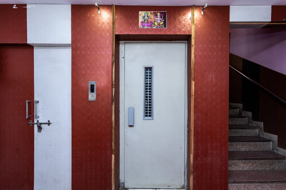 SPOT ON 38586 Hotel Honey Residency, Hamidia Road Bhopal, Bhopal
