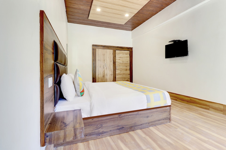 OYO Home 38588 Woodland Mall Road, Mall Road Nainital, Nainital