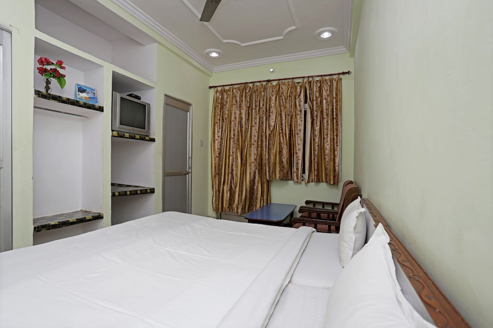 SPOT ON 38590 Hotel Rama Palace, Hardoi, Hardoi