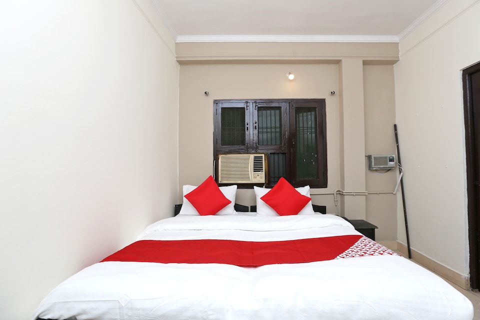 OYO 38612 Hotel Krishna Towers, Sitarganj City, Sitarganj