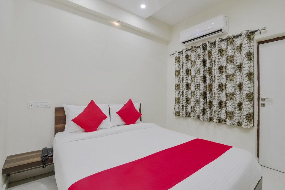OYO 38622 Neema Residency, Anantapur, अनंतपुर