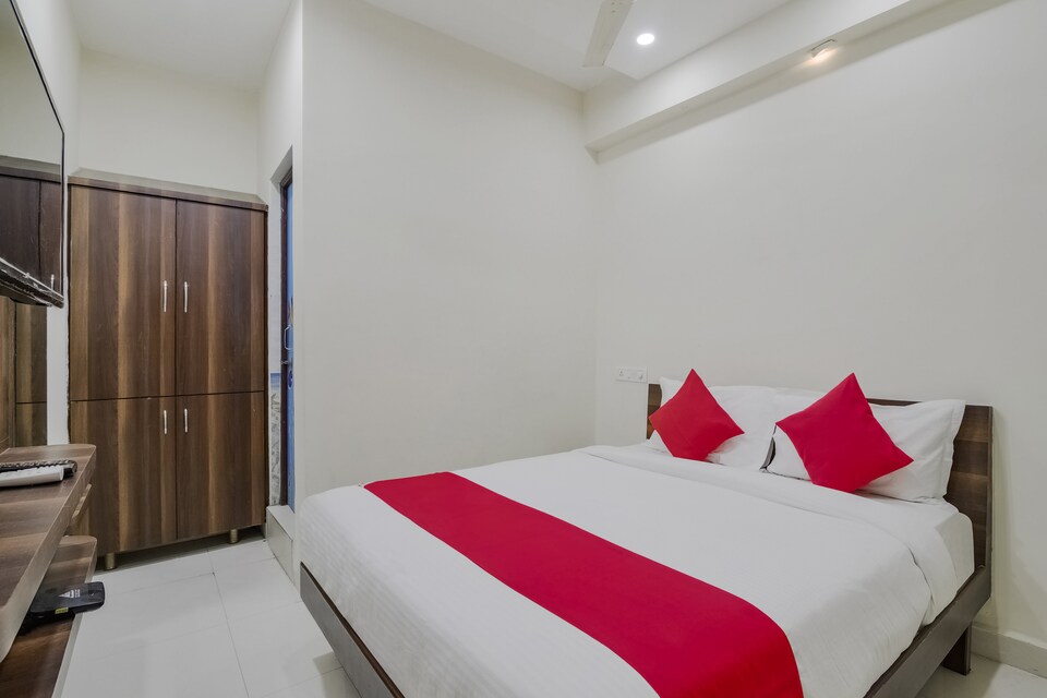 OYO 38622 Neema Residency, Anantapur, अनंतपुर