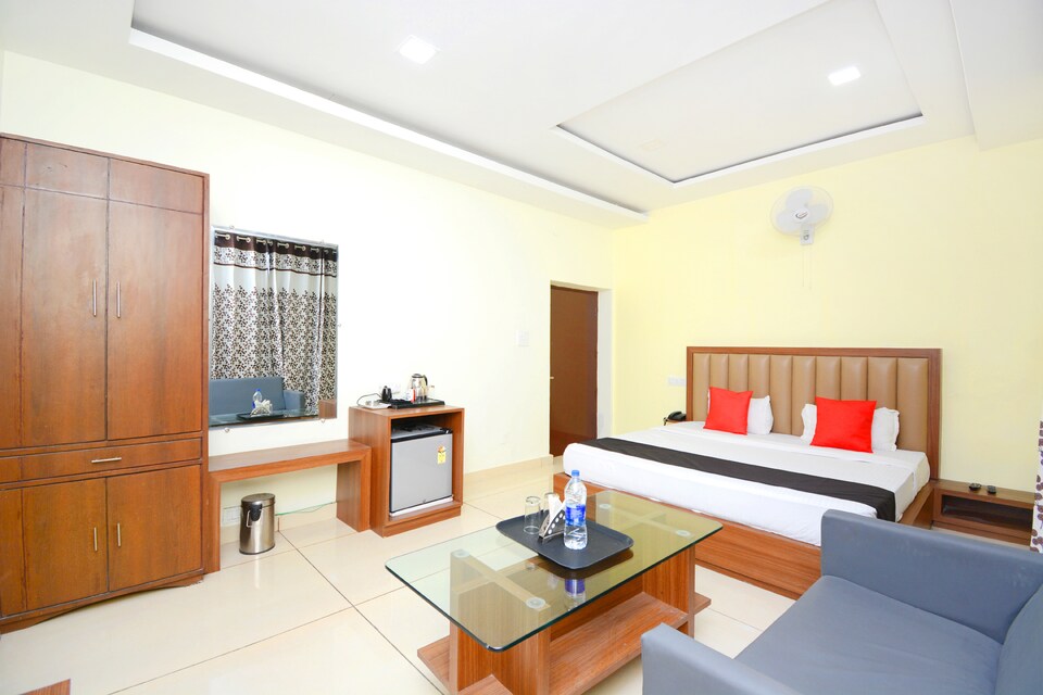 Capital O 38623 Pathankot Club, Pathankot, Pathankot