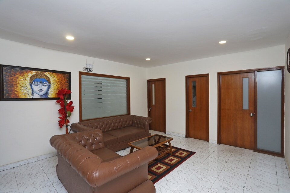 OYO 38631 Maplewood Guest House, AIIMS Delhi, Delhi