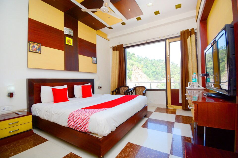 OYO 38638 Hotel Hill Inn, Dharampur Kasauli, Kasauli