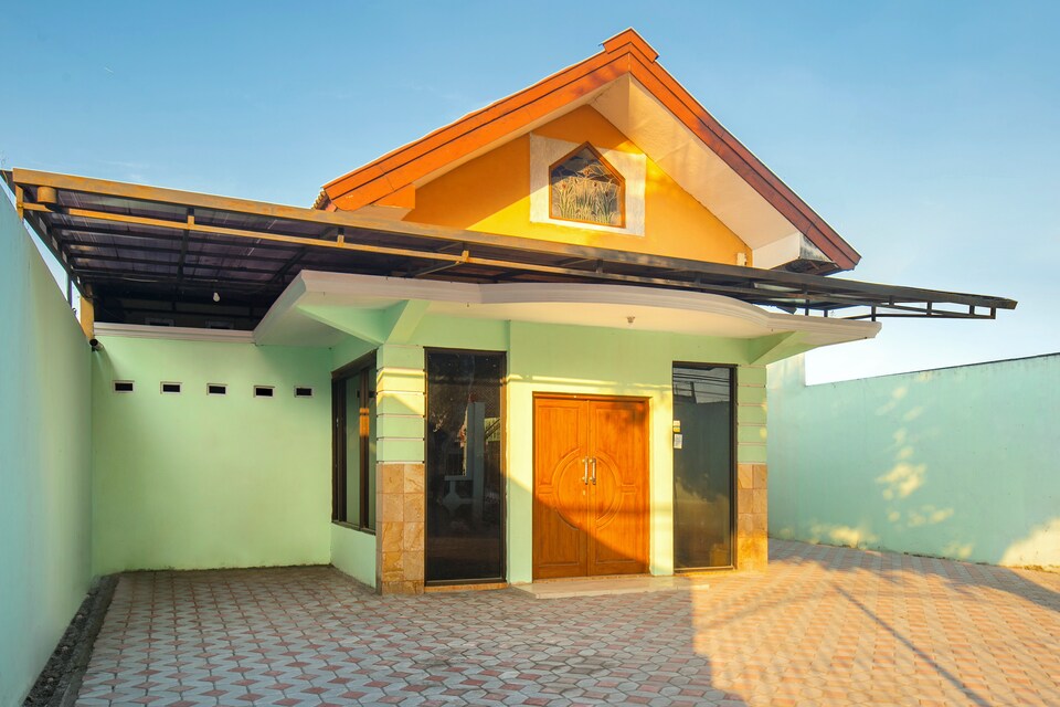 OYO 855 Wisma Arsanta, Maguwoharjo, Yogyakarta