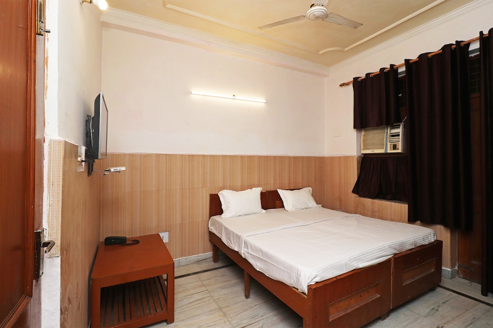 SPOT ON 38653 Buddha Inn, Okhla Jasola Delhi, Delhi