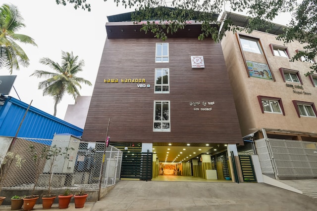 Hotels Bel Circle  Bangalore Starting    487 Upto 72  OFF 285