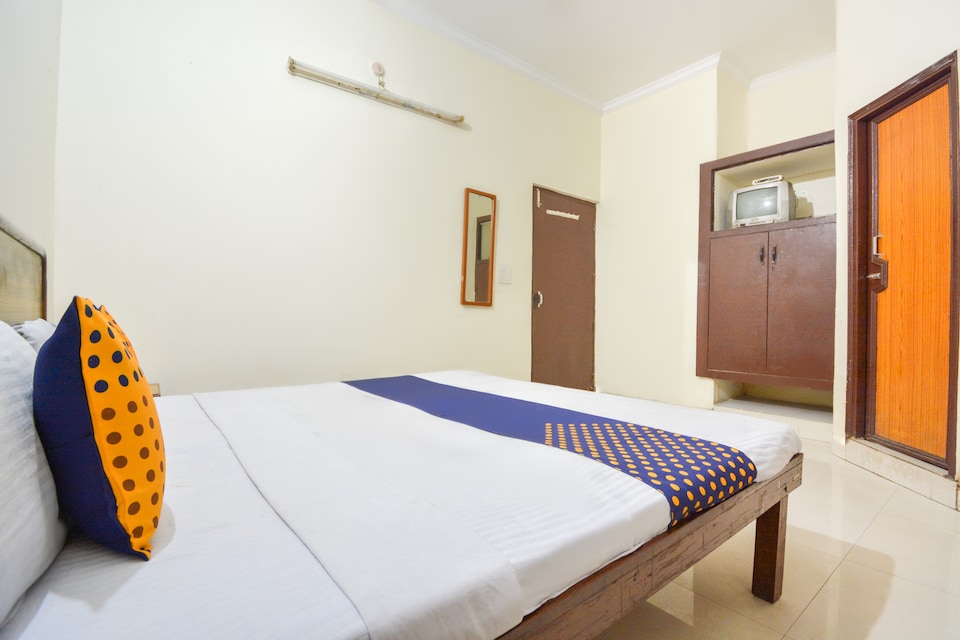 SPOT ON Hotel Diamond, City Railway Station, Jalandhar