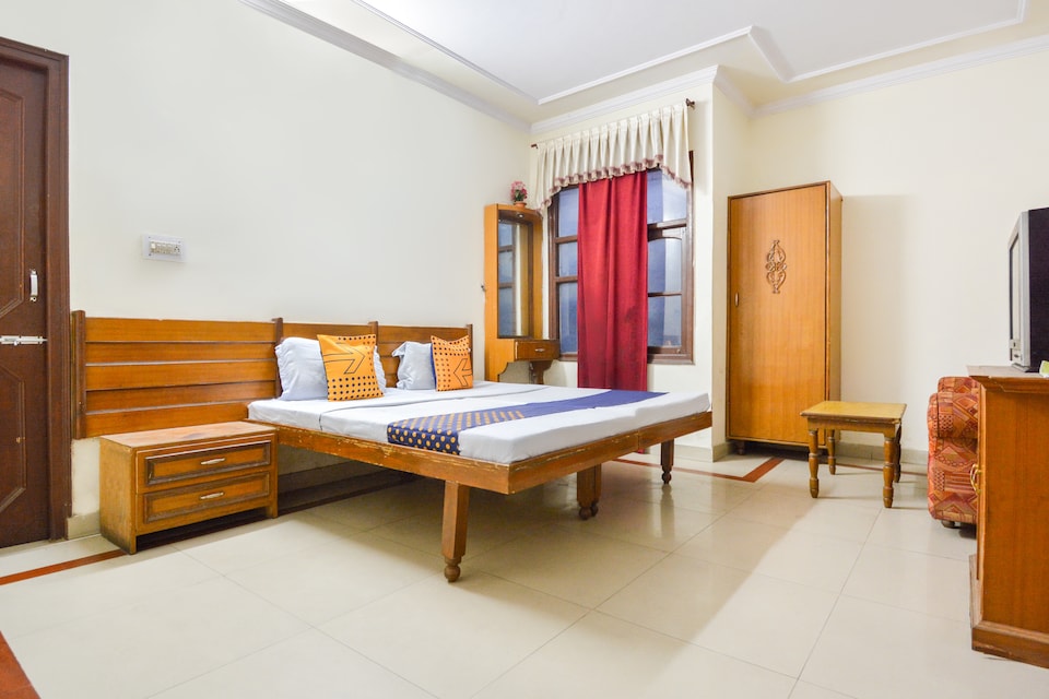 SPOT ON Hotel Diamond, City Railway Station, Jalandhar