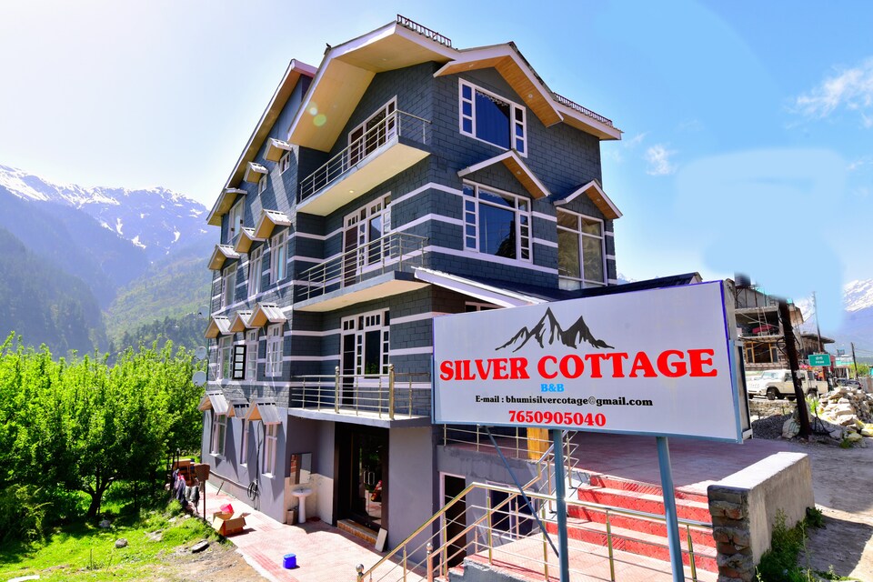 OYO 38672 Silver Cottage, Naggar Road, Manali