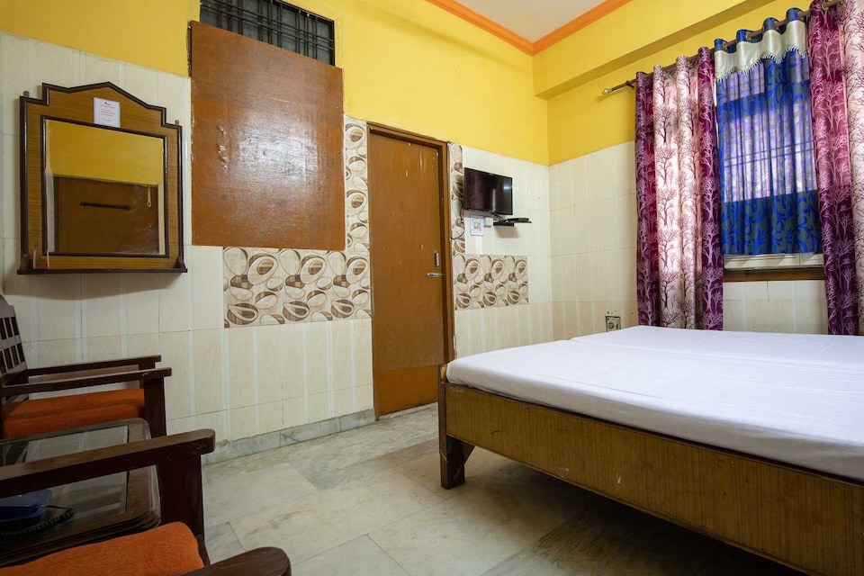 OYO Flagship Hotel Gold Palace, Charbagh Lucknow, Lucknow