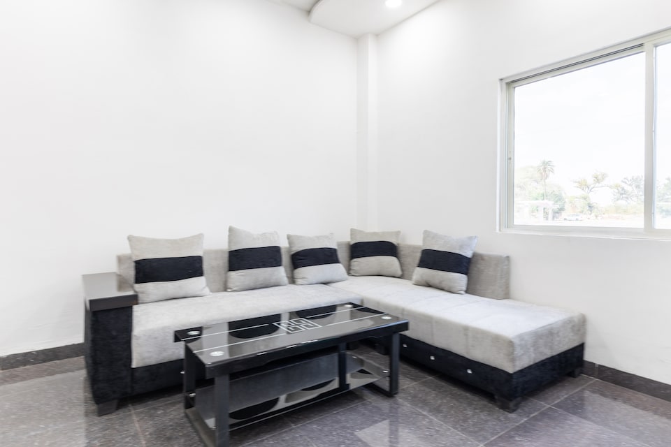 OYO 38685 Aksara Marriage Garden, Bhawarkua Indore, Indore