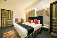 Capital O 38688 Royal Shelaton