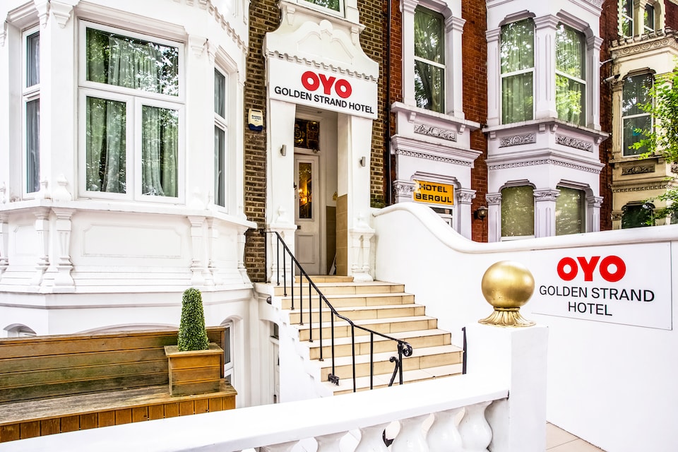 OYO Lifestyle Golden Strand, Kensington Olympia London, London