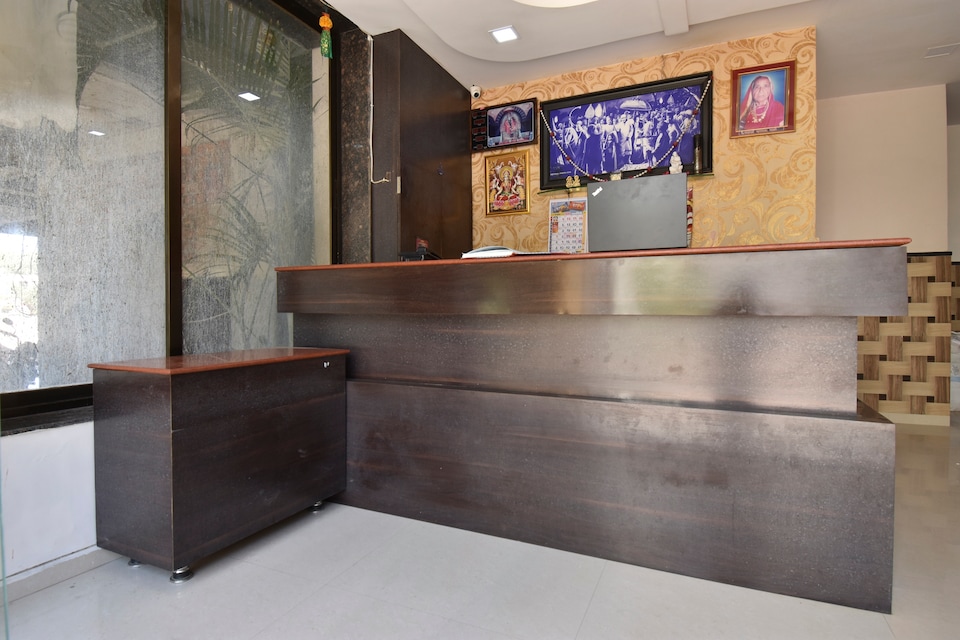 OYO 38702 Hotel Sai Hira, Shirdi, Shirdi