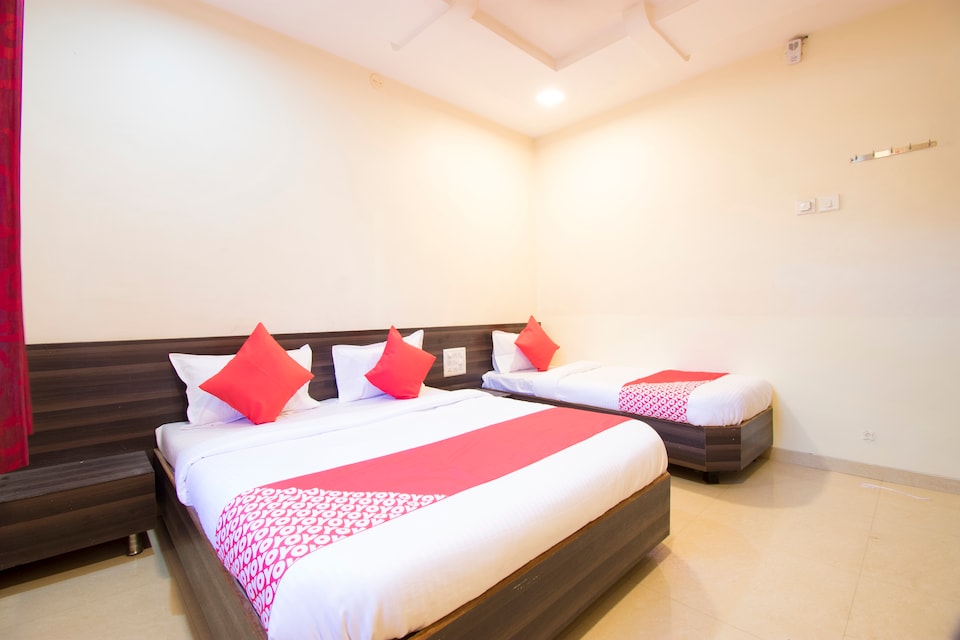 OYO 38702 Hotel Sai Hira, Shirdi, Shirdi