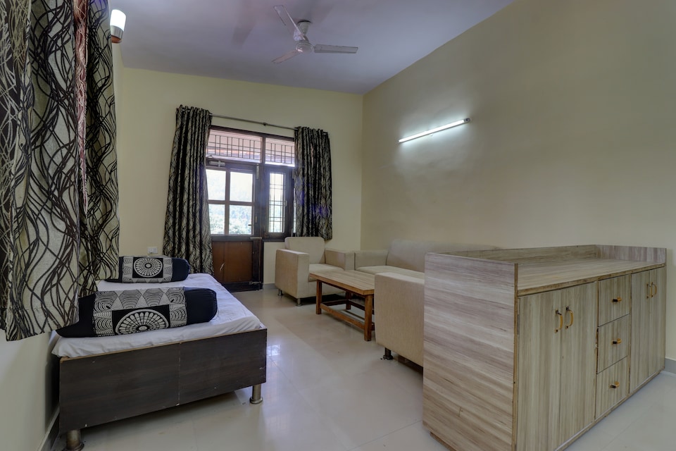 OYO Home 38728 Wood Cottage Stay, Bhimtal Nainital, Nainital