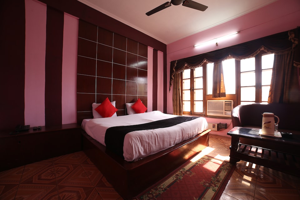 Capital O 38730 Hotel Mansarovar, Civil Lines Bareilly, Bareilly