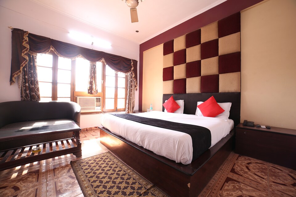 Capital O 38730 Hotel Mansarovar, Civil Lines Bareilly, Bareilly