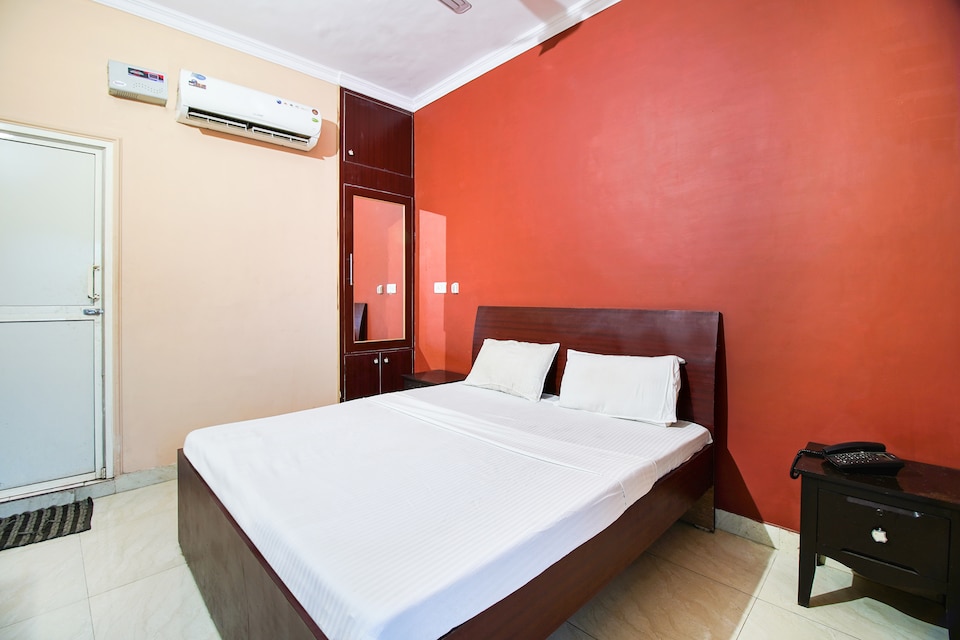 SPOT ON 38739 Hotel Jk Stay Inn, Rampur, Rampur
