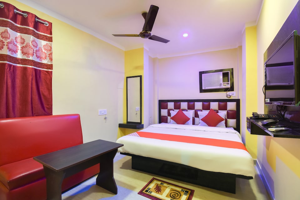 OYO 38746 Hotel Blue Star, VIP Road Kolkata, Kolkata