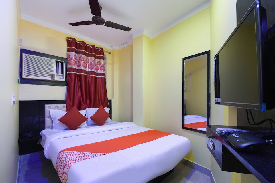 OYO 38746 Hotel Blue Star, VIP Road Kolkata, Kolkata