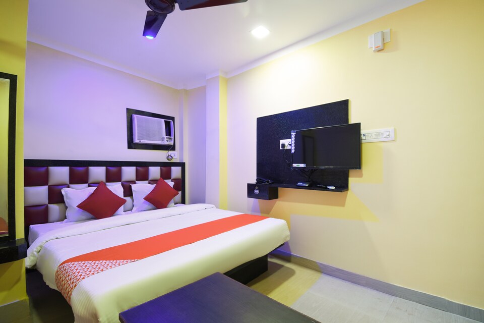 OYO 38746 Hotel Blue Star, VIP Road Kolkata, Kolkata