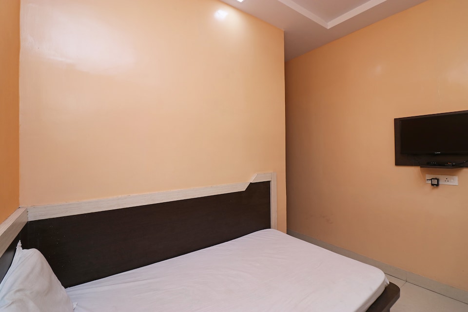 SPOT ON 38754 Hotel Malanchya, VIP Road Kolkata, Kolkata