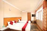 OYO 374 Hotel Holiday Taj (p) Ltd