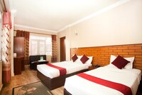 OYO 374 Hotel Holiday Taj (p) Ltd
