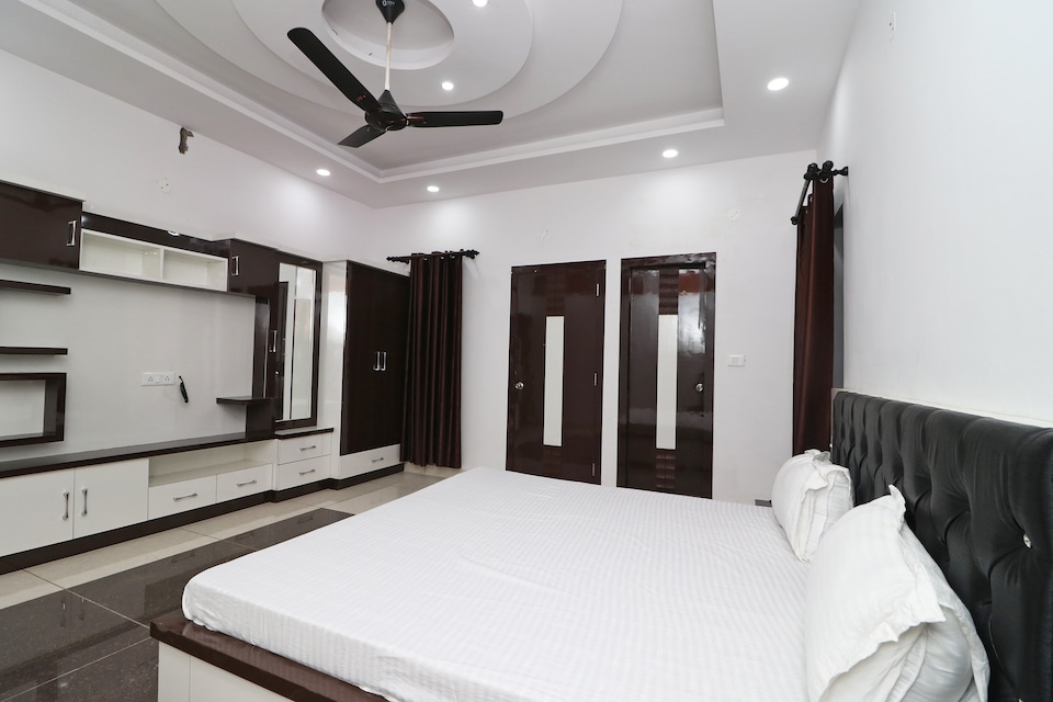 SPOT ON 38778 बस्सी होटल, Hamirpur city, हमीरपुर