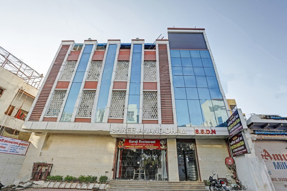 Collection O 38781 Anand Dham, Banke Bihari Mandir Vrindavan, Vrindavan