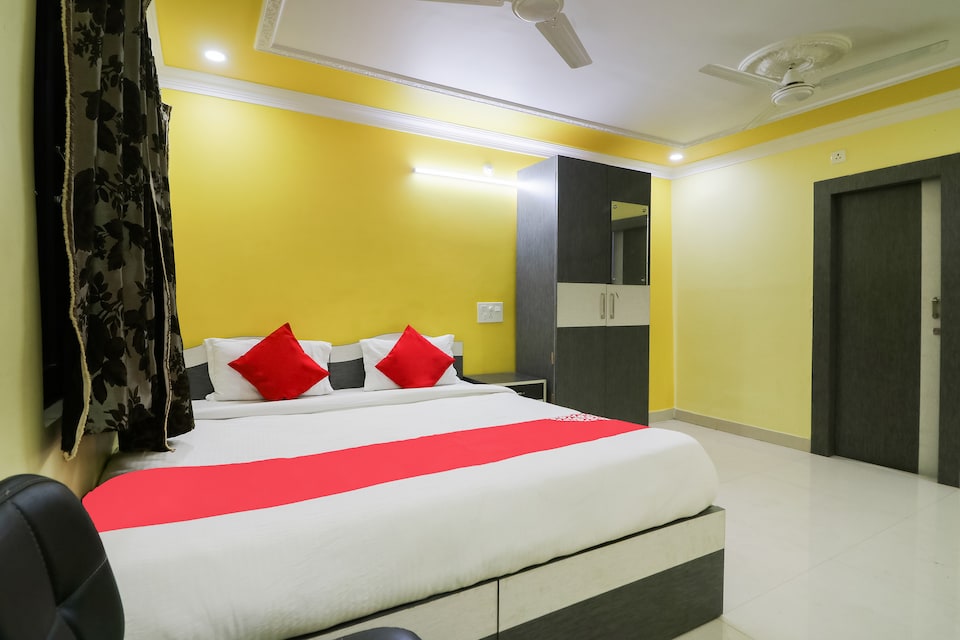 OYO 38783 P G International, Koderma, Koderma