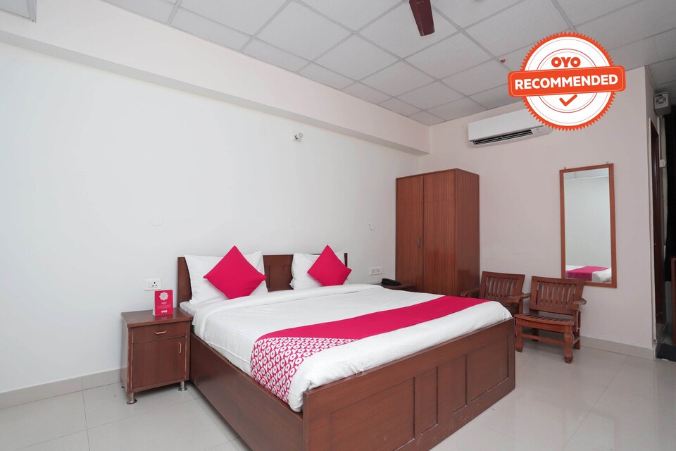 OYO Flagship 38792 Hotel Paras Tower Sewla Kalan, Dehradun ISBT, Dehradun