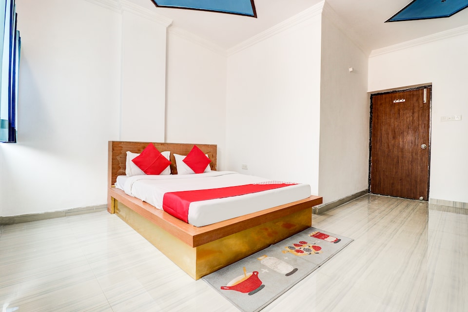 OYO 38812 Shri Laxmi Palace, 80 FT Road Kanpur, Kanpur