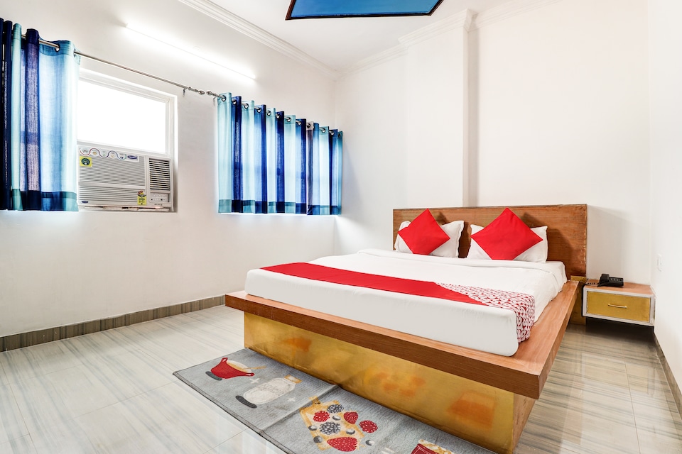 OYO 38812 Shri Laxmi Palace, 80 FT Road Kanpur, Kanpur