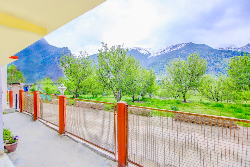 OYO Home 38826 Hill View Studio Stay, Kanyal Road, Manali
