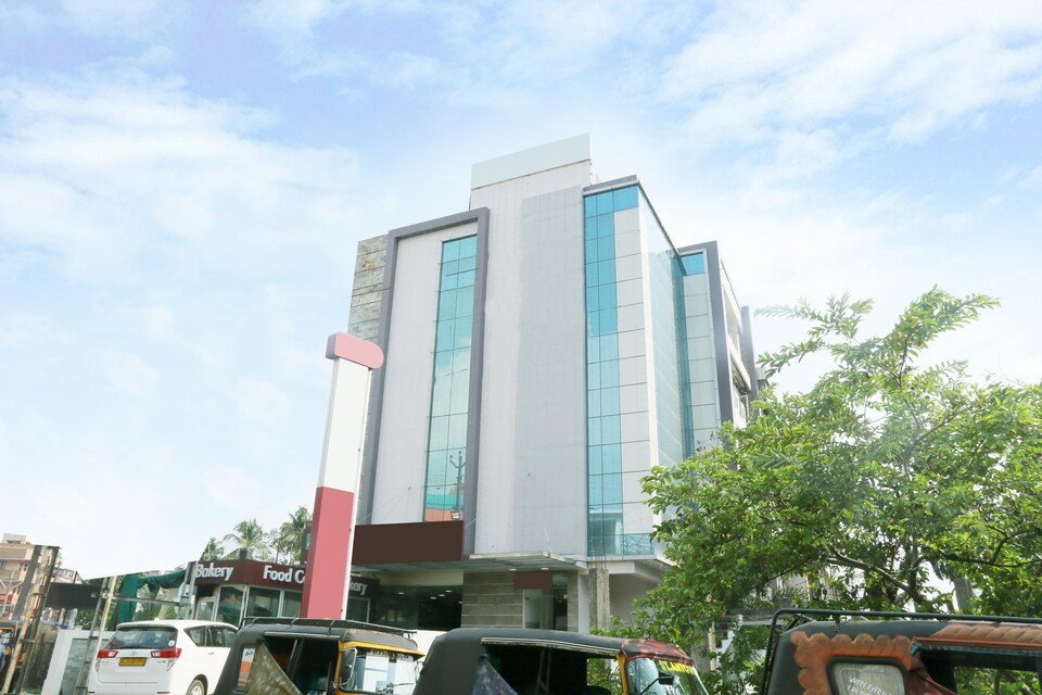 OYO 38828 Mukalar Residency, Kakkanad Kochi, Kochi