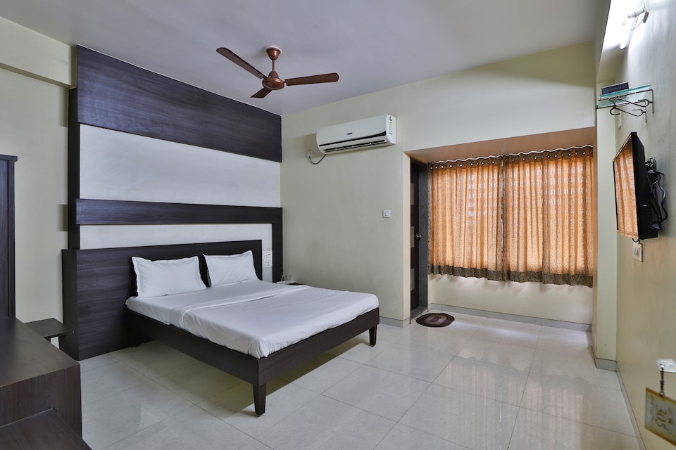 SPOT ON 38838 Hotel Darshan, Kadodra Surat, Surat