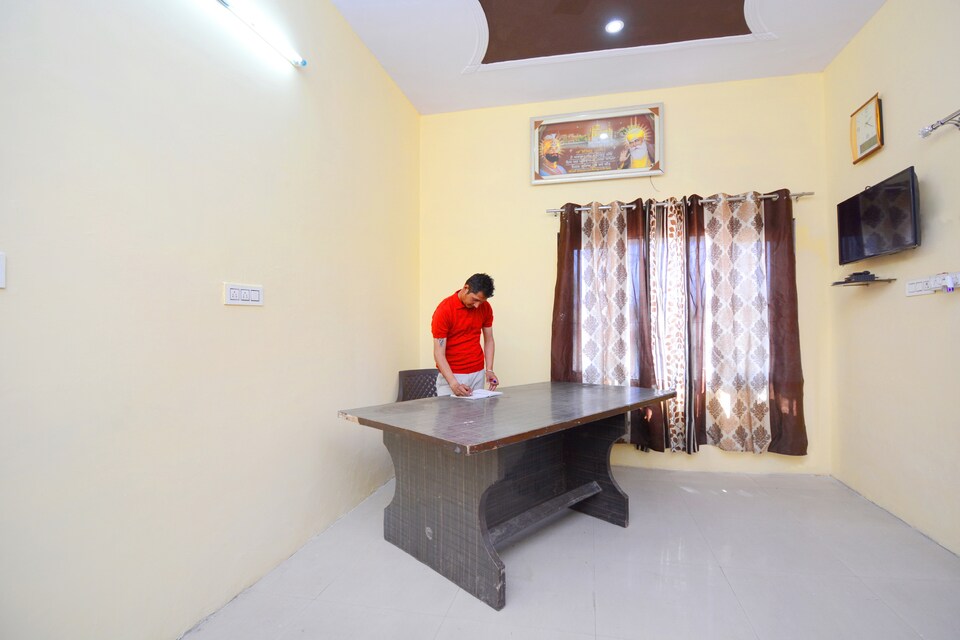 SPOT ON 38845 Gursimran Complex, Zirakpur, Zirakpur