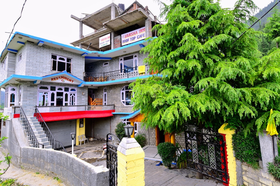 Capital O 38846 Varsha Inn, Naggar Road, Manali