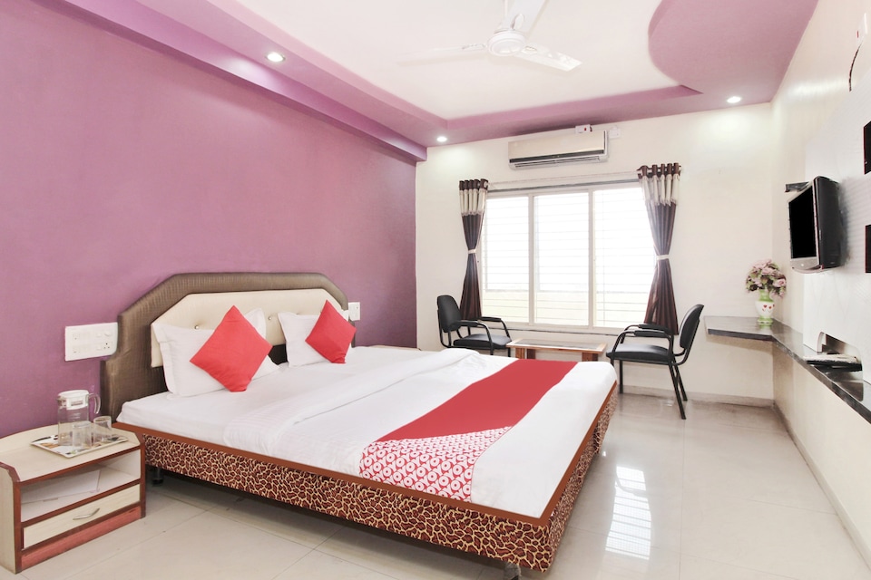 OYO 38849 Hotel Pooja Residency, Satara, Satara