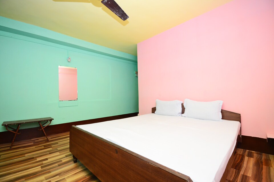 SPOT ON 38858 Madhumilan, Sealdah Kolkata, Kolkata