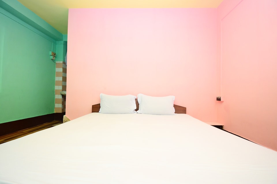 SPOT ON 38858 Madhumilan, Sealdah Kolkata, Kolkata