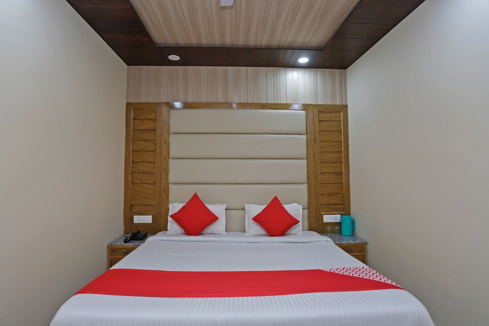 OYO 39066 Hotel Star View, Mall Road Mussoorie, Mussoorie