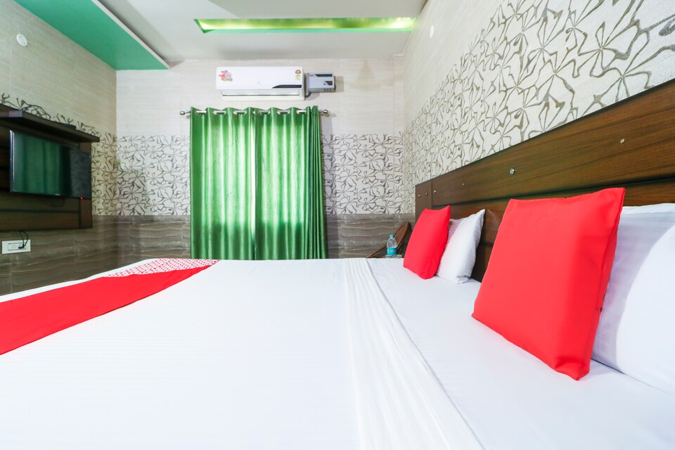 OYO 39300 Midway Dhaba, Rajpura, Rajpura