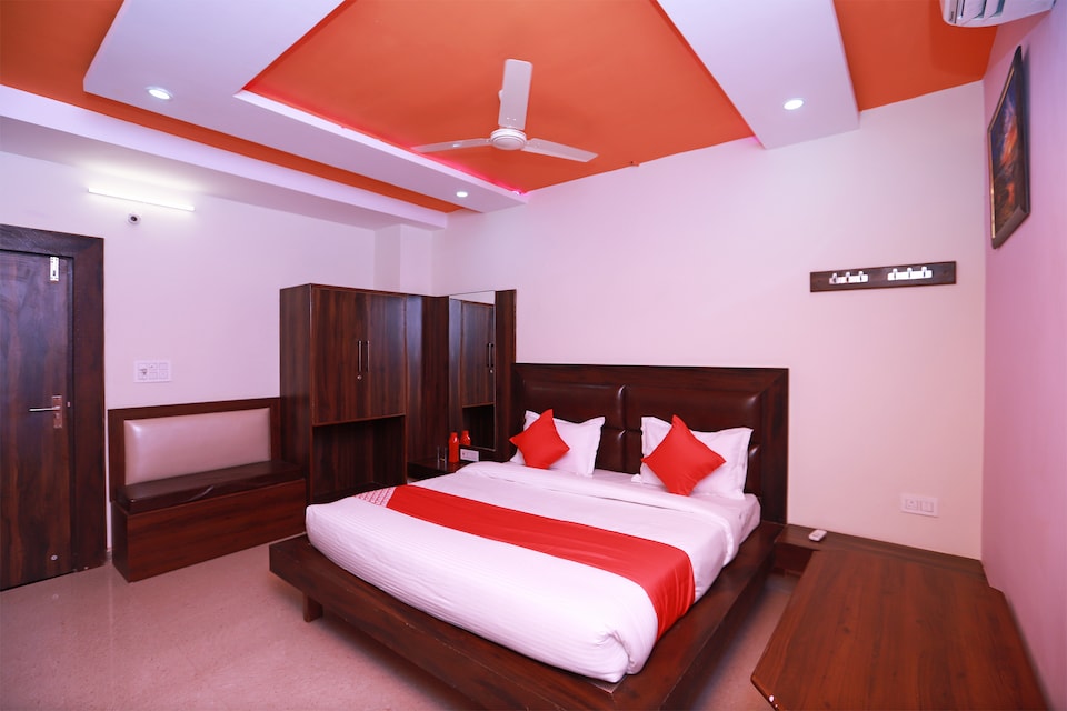 OYO 39309 Ram Krishan Home, City Centre, Gwalior